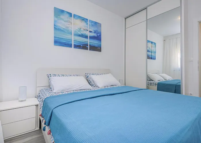 1 Bedroom Beautiful Apartment In Baska Voda