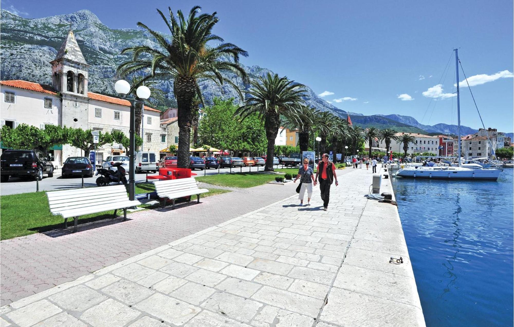 1 Bedroom Beautiful In Apartment Baska Voda