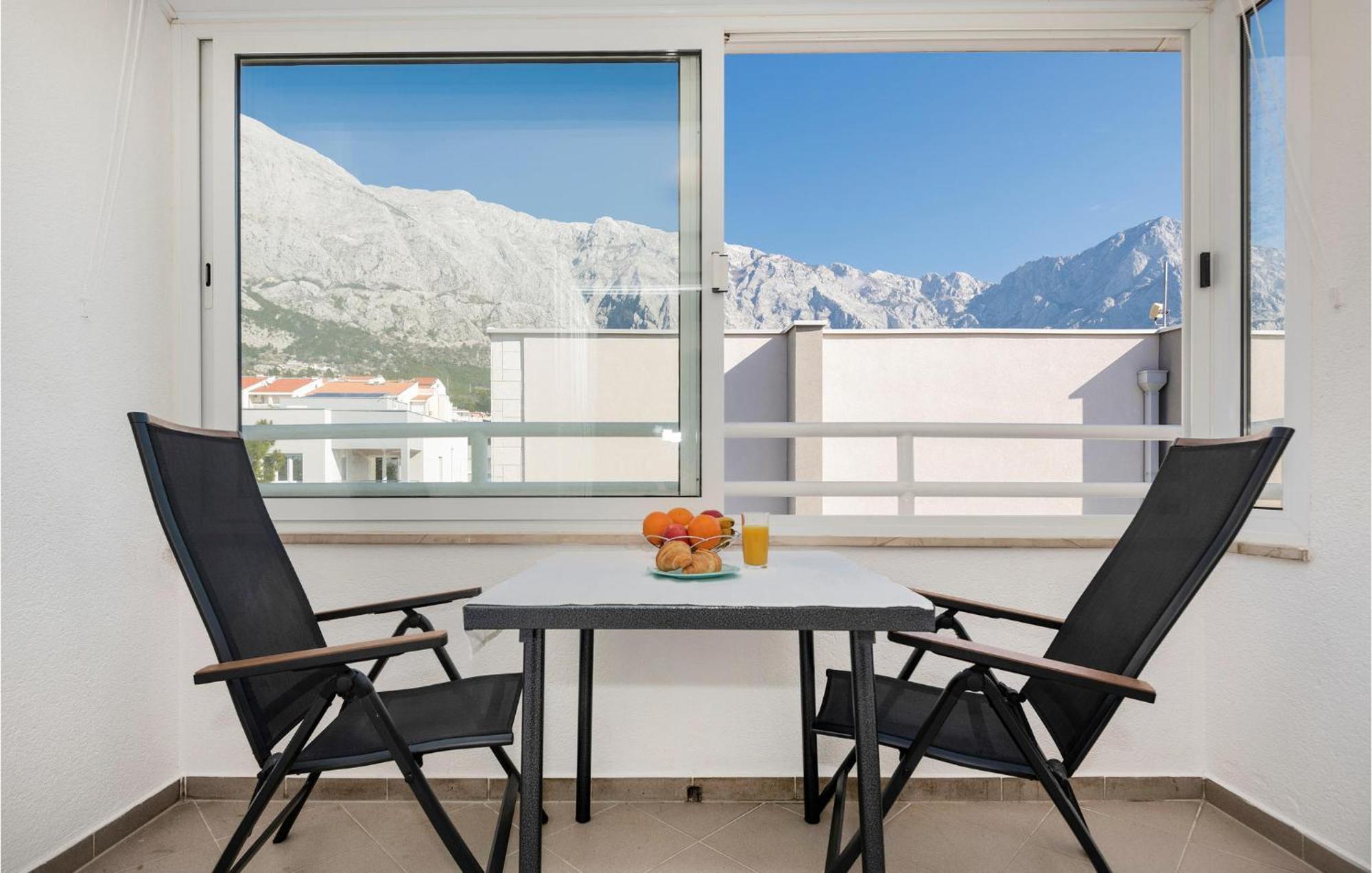1 Bedroom Beautiful In * Baska Voda