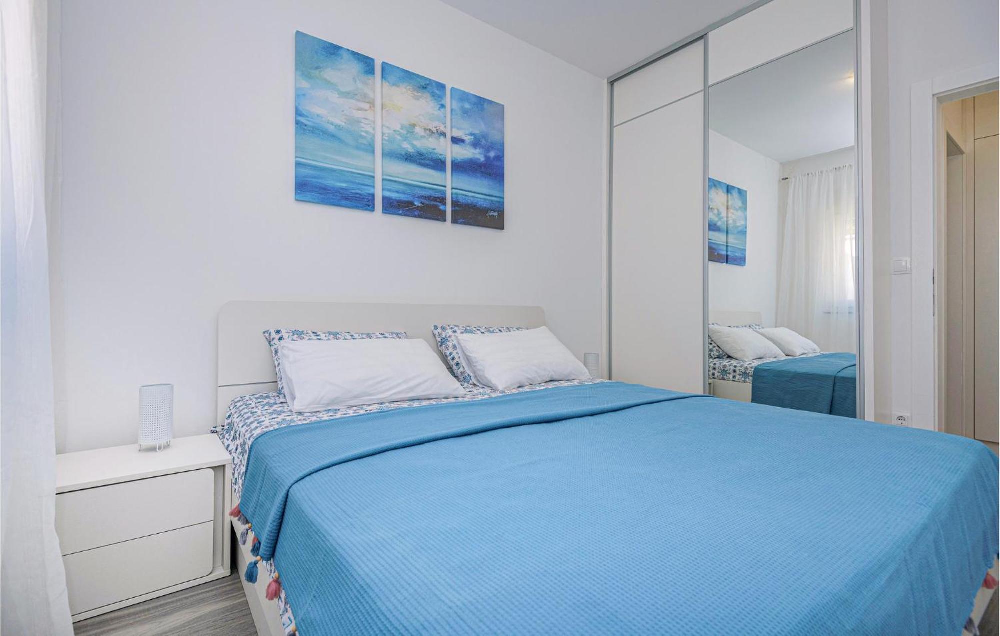 Apartment 1 Bedroom Beautiful In