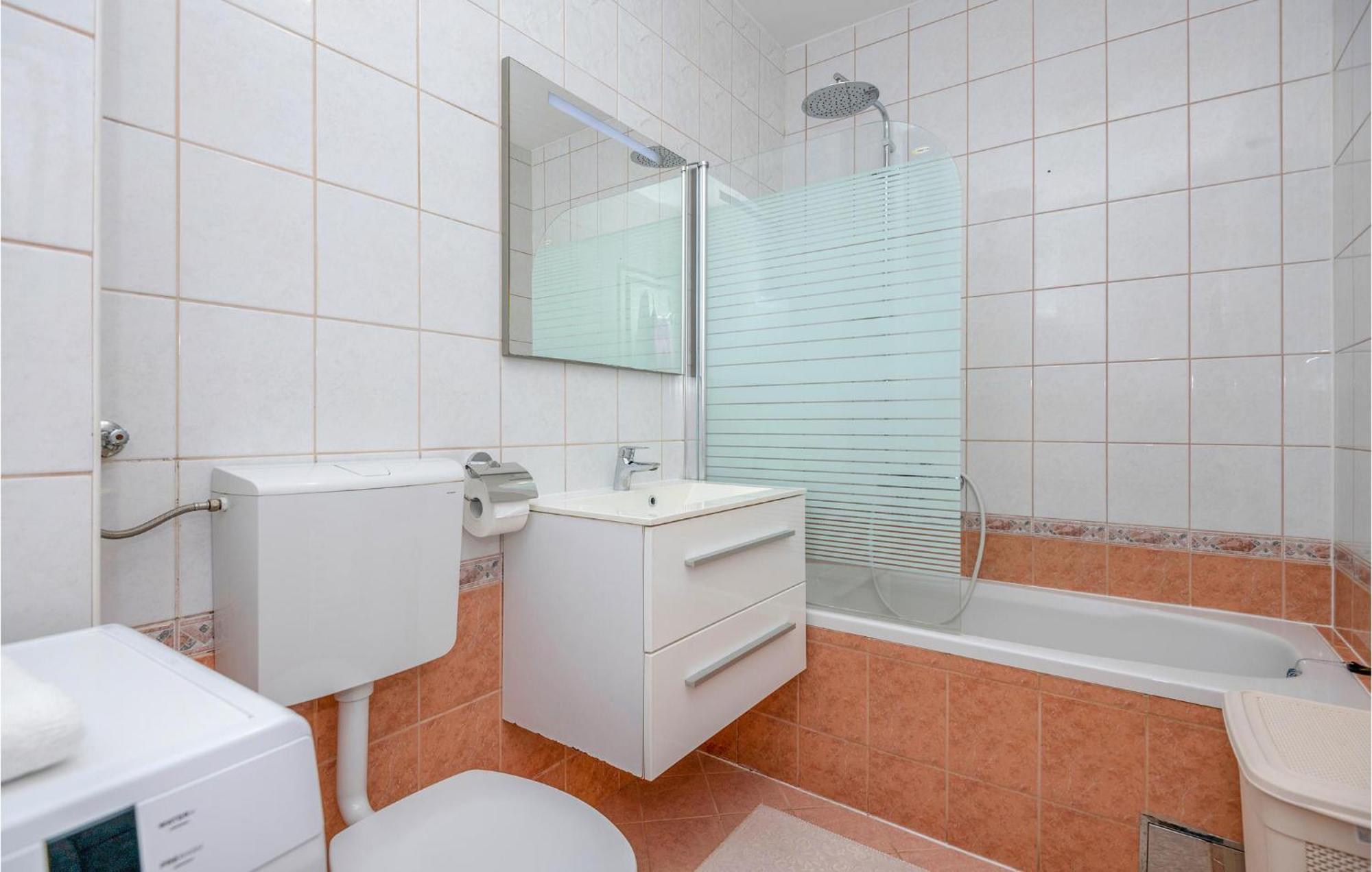 1 Bedroom Beautiful In Baska Voda
