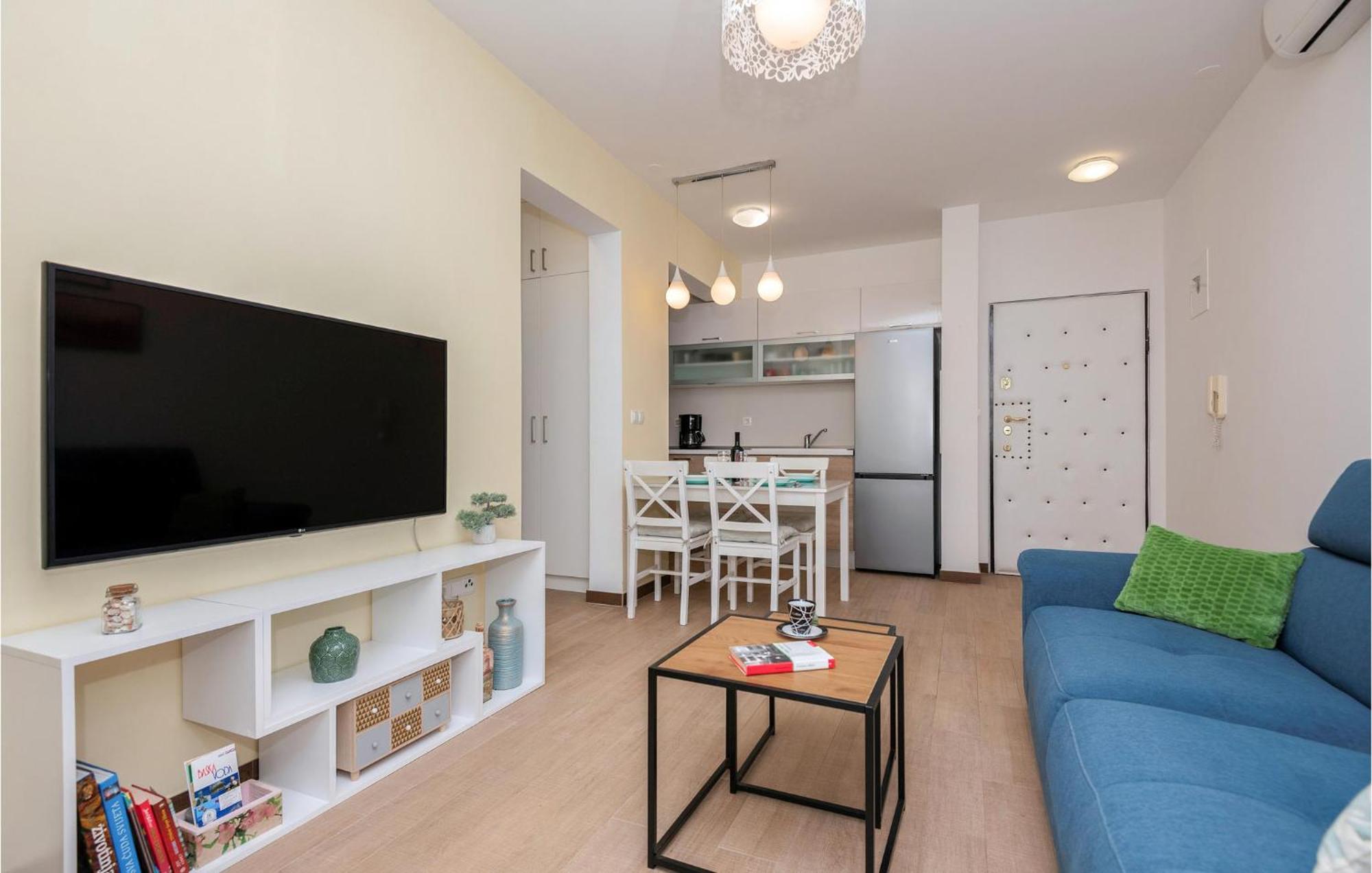 Apartment 1 Bedroom Beautiful In