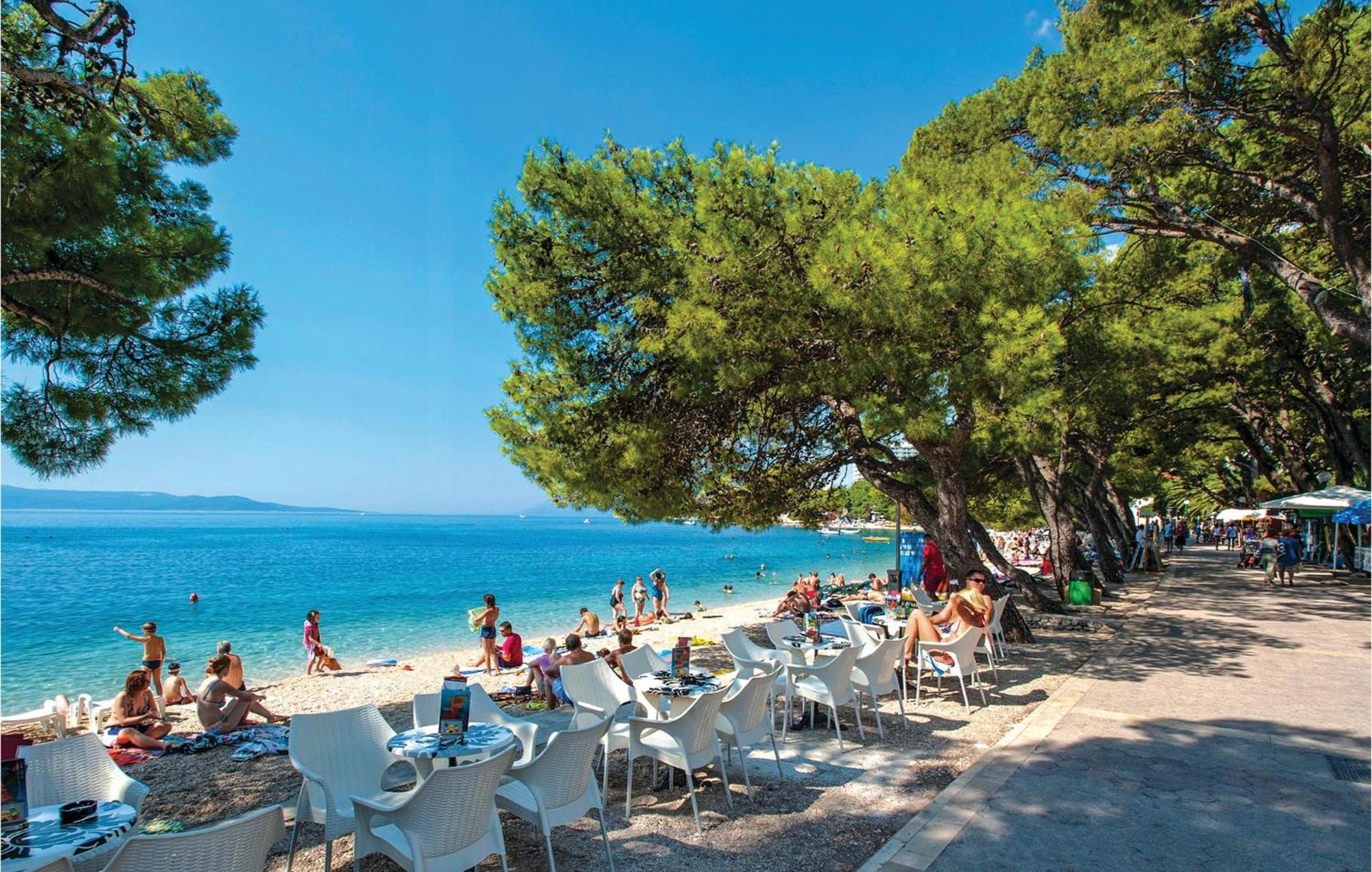 1 Bedroom Beautiful In * Baska Voda